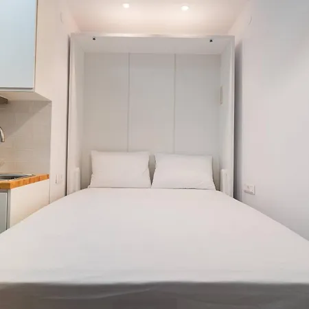 Hector - Comfort In The Center Of * Larissa