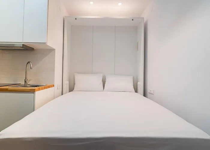 Hector - Comfort In The Center Of * Larissa